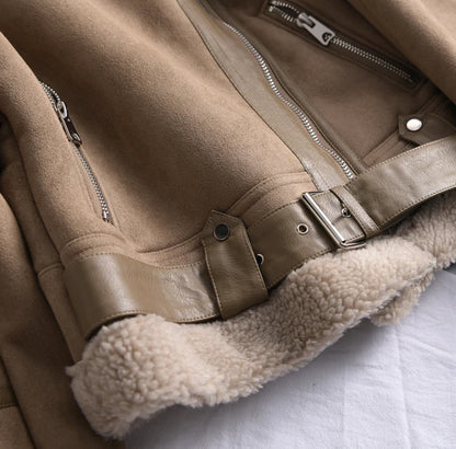 Blouson aviateur effet daim doublé sherpa, détail de la ceinture