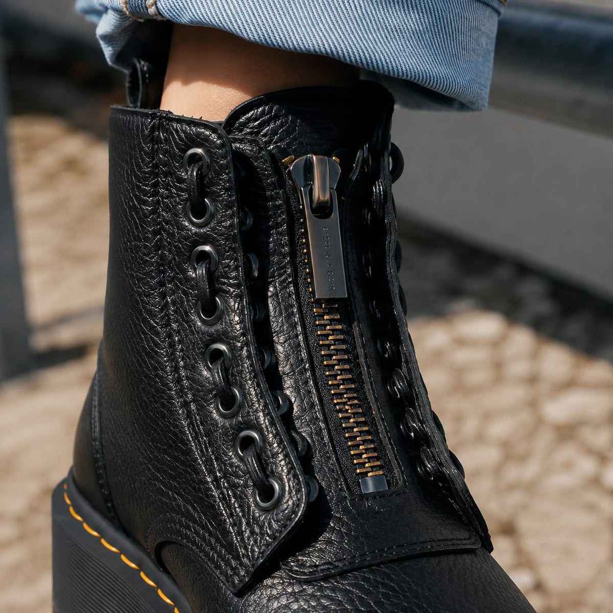Bottines à plateforme épaisse et crantée avec zip devant 3