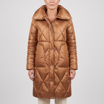 Manteau long matelassé femme cognac porté de face